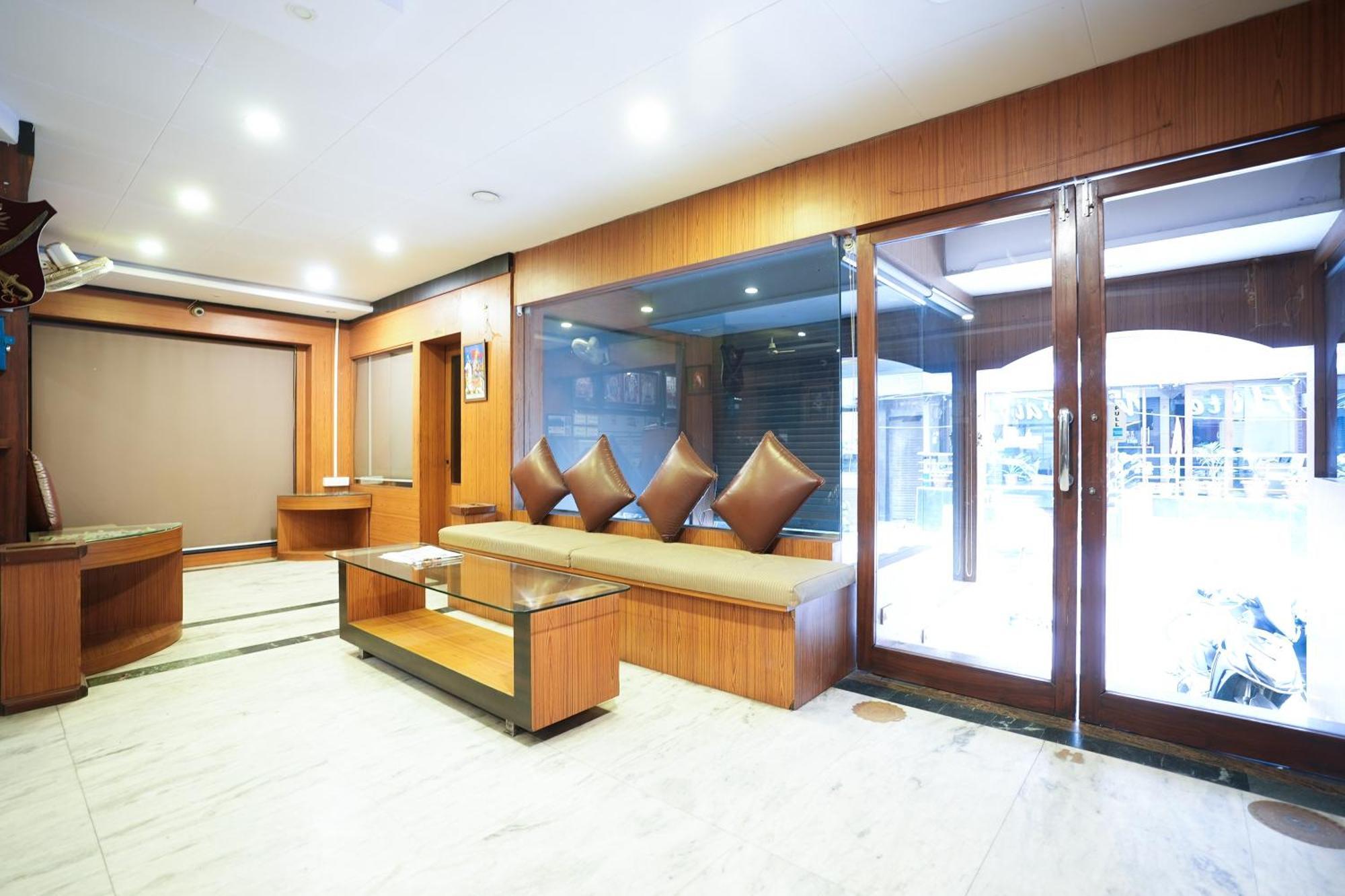 Hotel Madurai Near Central Bus Stand, 우다이푸르 외부 사진