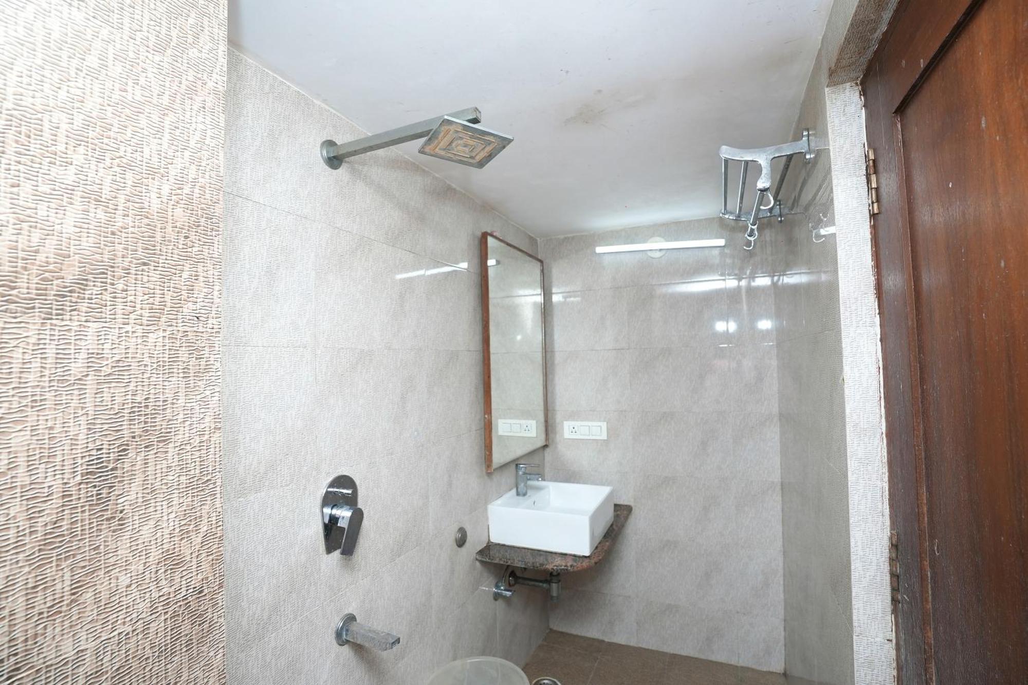 Hotel Madurai Near Central Bus Stand, 우다이푸르 외부 사진